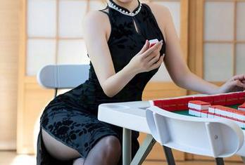 星颜社 – 黎秋秋的新剧场：浴室里的美图，只差一条浴巾呢！