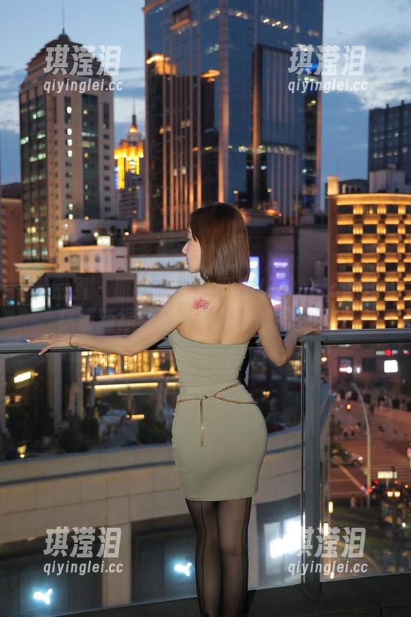 果儿Victoria 微密圈 - 原图分享!果儿Victoria的丝袜清新绿,这不是单纯的绿色哦~