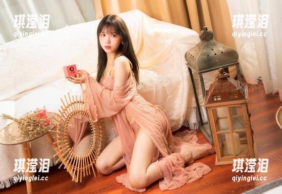 呜哇！果咩酱带来的紫光夜美图更新，太好看了，不捧脸都不行！