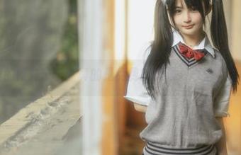 泳池里的樱井宁宁，真的是免费的资源，心里有点小激动