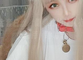 汐兔子全套白丝，隐隐约约让人有点儿小小期待，哈哈。