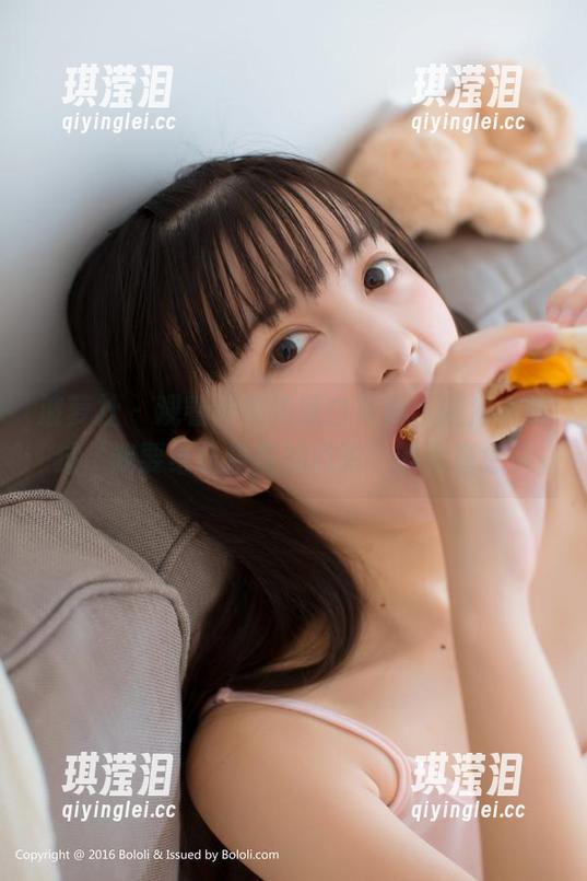 波萝社-柳侑绮 波萝社 - 观看柳侑绮黑白写真,脑海中飘过‘我要给这幅画加点彩’的荒唐念头