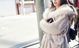 爱蜜社 – 湖边的酥小白：泳装作品才是最甜的“乳白”！