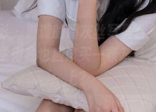 甜予摄影 – 璇璇的薄灰丝写真合集,看完后,我觉得我也应该买一条灰丝,配个晚上?