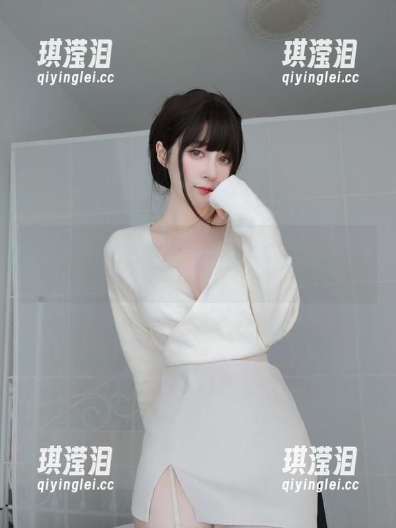 白银81的私拍秀：这种“圣诞2023”是我没见过的版本，真有你的！