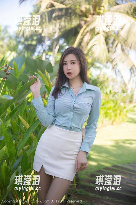 秀人网-Carol周妍希 秀人网 - Carol周妍希的牛仔裤在原图里,究竟在表达什么呢?