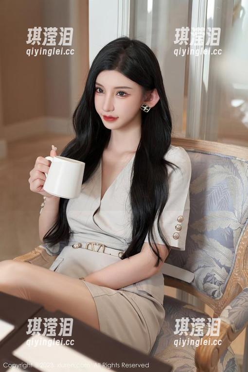 秀人网-南初妹妹 秀人网 - 一身和服的南初妹妹,正经她不一定懒得穿,爱穿的样子又太好看