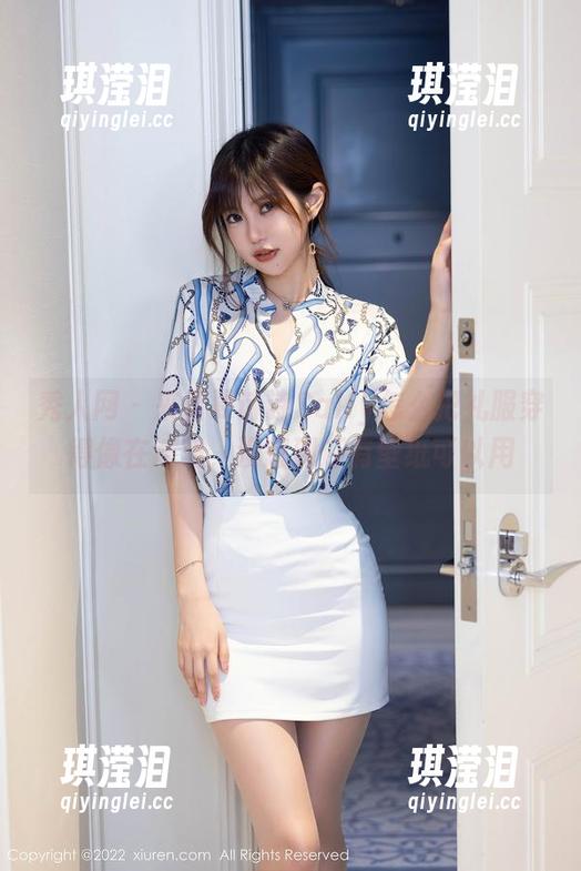 秀人网-夏诗诗Sally 秀人网 - 来看夏诗诗Sally怎么把礼服穿得像在演戏,没想到还有壁纸可以用