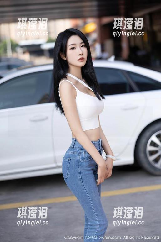 秀人网-芈琳娜 秀人网 - 迎接审美奇袭:芈琳娜的长腿与写真壁纸组合,期待惊喜!