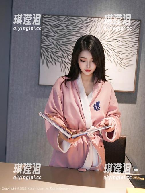 秀人网 - 这条棉袜里藏着的蛋蛋宝，果然让人忍不住多看几眼！