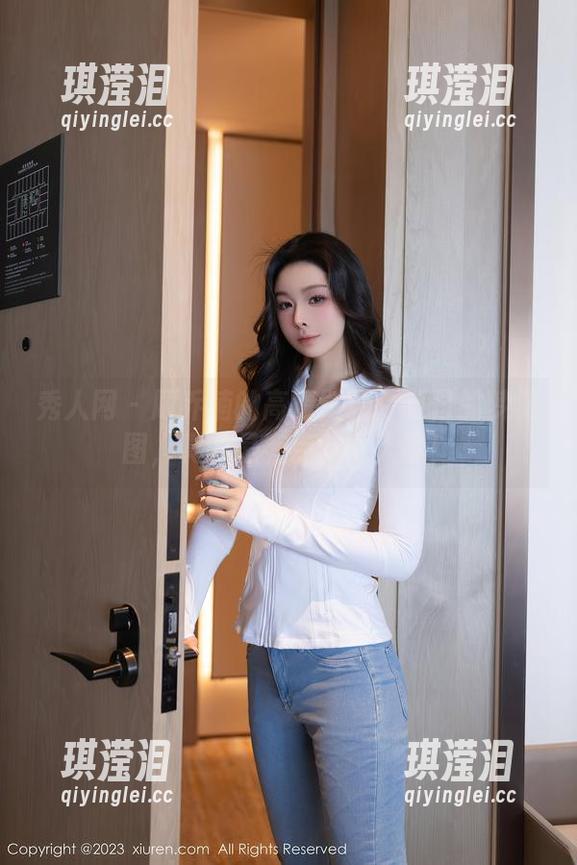 秀人网-顾乔楠 秀人网 - 顾乔楠的高清壁纸:夏日的梦游图,真的是有点儿诱人呢!
