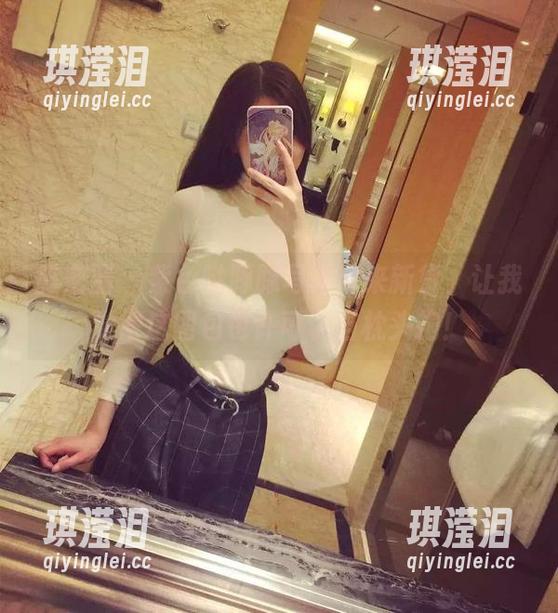紫色哒豚豚 微密圈 - 紫色哒豚豚写真带来新货,让我觉得这图包也许可以当枕头抱!