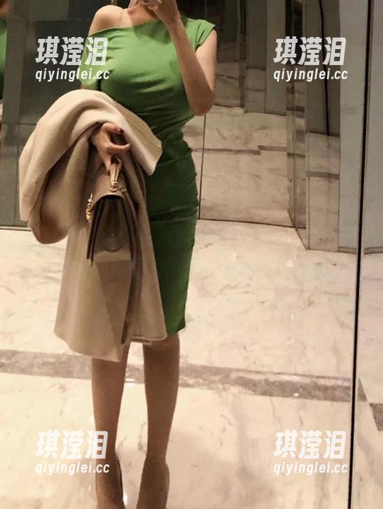 紫色哒豚豚 微密圈 - 紫色哒豚豚的红色套图,完全拯救我的视觉疲劳!这资源超值得一看!
