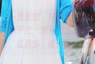 美媛馆 – 一张原图,中间是一只闪闪发光的Betty林子欣,淡淡的温柔弥漫在空气里,资源嘛,谁说要分开?
