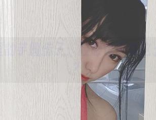 私房里的芋圆侑子：校服也可以这么时髦？