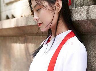 蜜桃社 – 杏子这次的浴室美图更新，让人不禁想搬去她家。