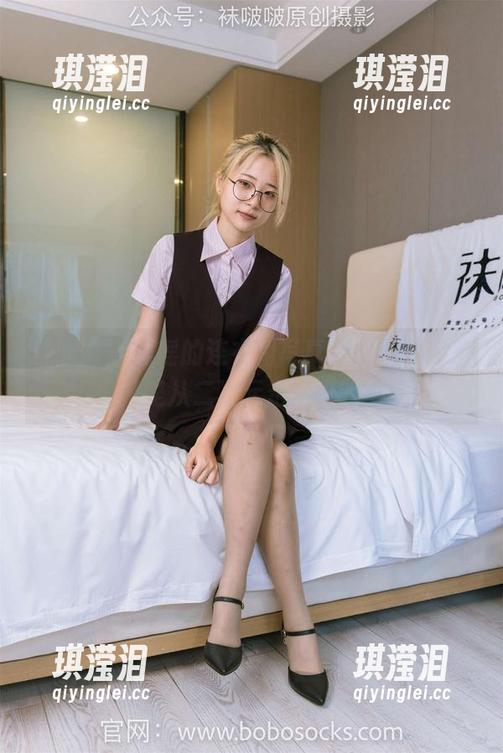 袜啵啵-瑶瑶 袜啵啵 - 瑶瑶的连衣裙写真,原图看起来像是从二次元走出来的!