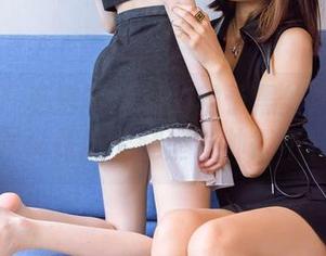 袜啵啵 – 私房写真里的稚予黑丝：花絮超长，咋又是这个腿型？帅得不科学！