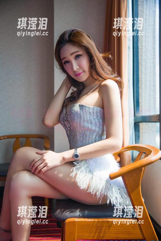 轰趴猫-筱慧 轰趴猫 - 曲线和白丝的完美结合,筱慧的全套图集让人恍惚。