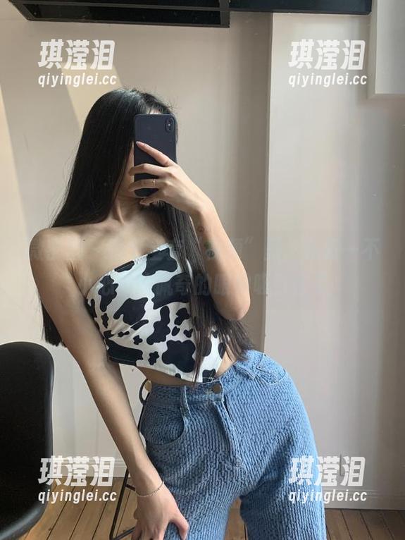 陈佩奇 微密圈 - 整个全套“视频”里,我竟一不小心被陈佩奇的眼神吸引住了