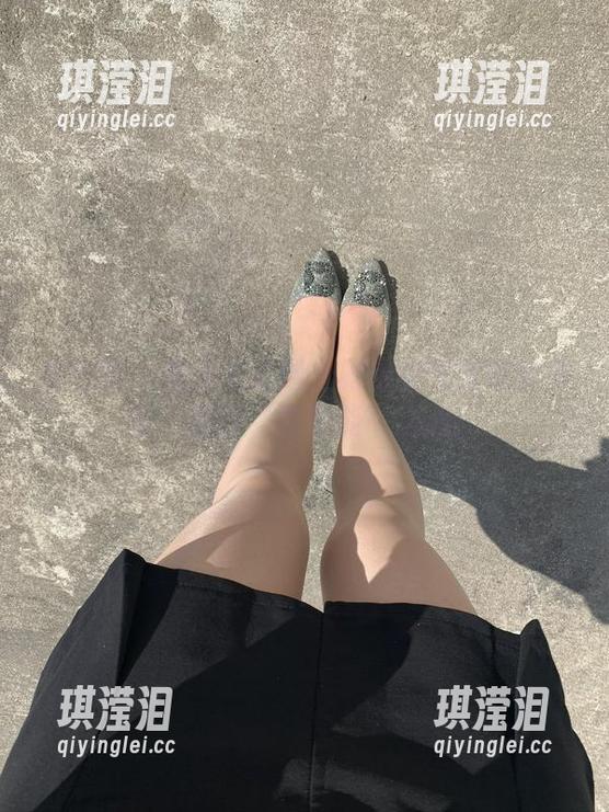 雅雅的气质呀 微密圈 - 当无圣光遇上雅雅的气质呀的吊带,深得‘怎可能’之心!
