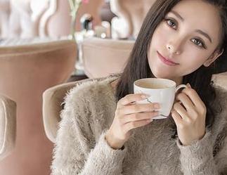 青豆客 – 朱赢Molly的女友：一张图中藏万千宠溺，资源大公开？