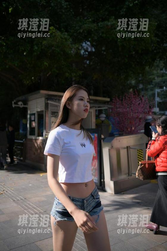 魔镜街拍 魔镜街拍的奇特界面——天桥美女原图漫游图册