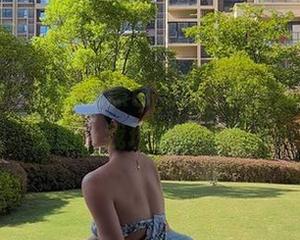 微密圈 – 鹿瑶的黑色气质，和这无圣光的美图，我现在有点懵。